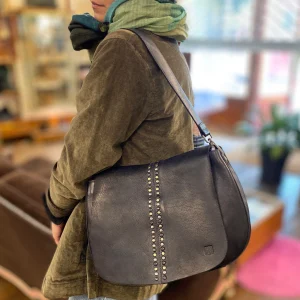 Sac Bandoulière Rabat Clouté en Cuir Noir