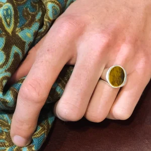 Chevalière Ovale Lisse Oeil de Tigre