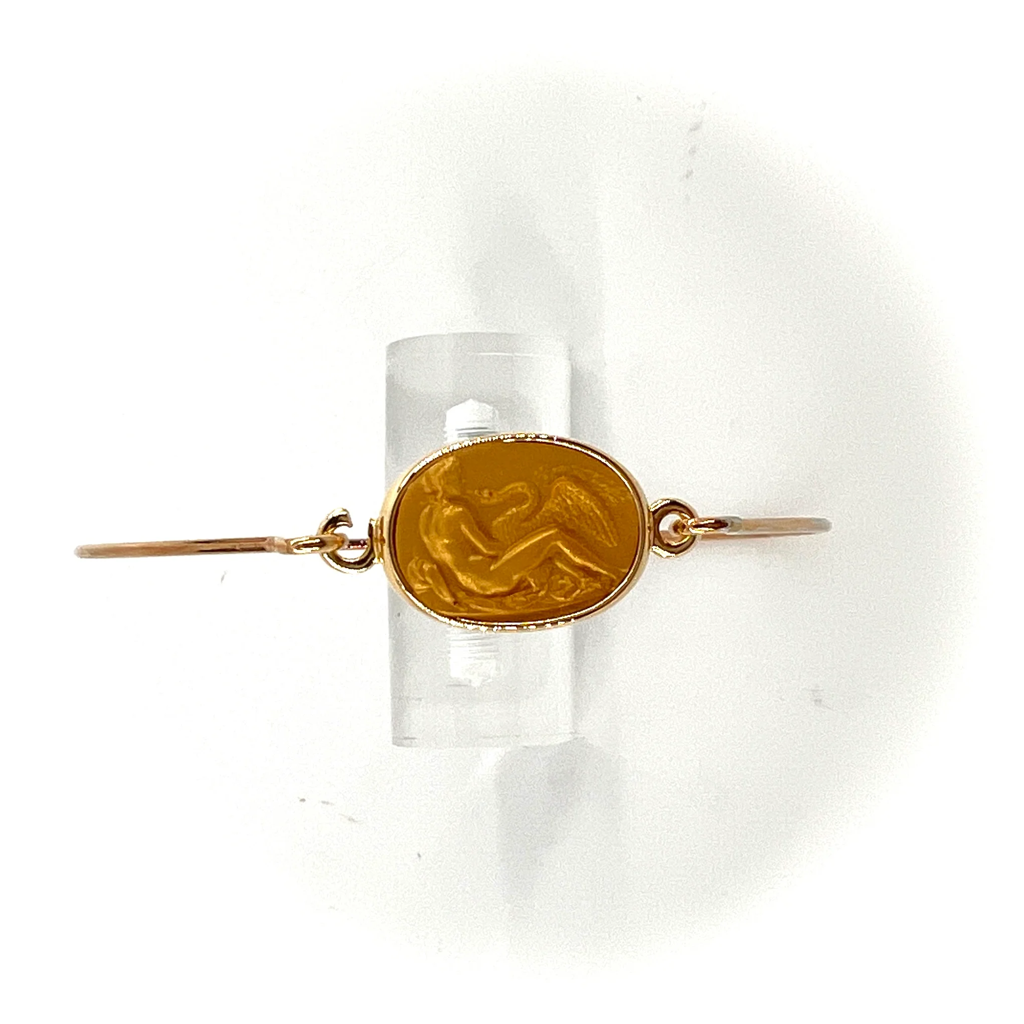 Jonc en Plaqué Or Motif Cygne Ovale en Résine Gold – Image 3