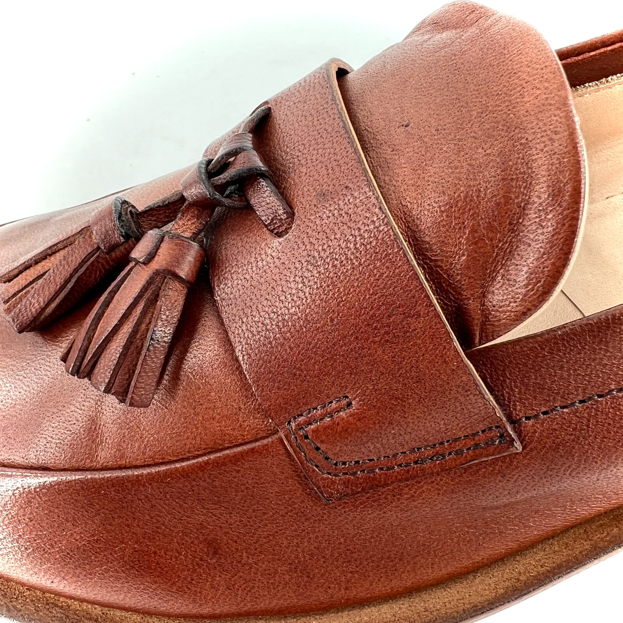 Mocassin à Pompons en Cuir Ultra Souple Camel – Image 9