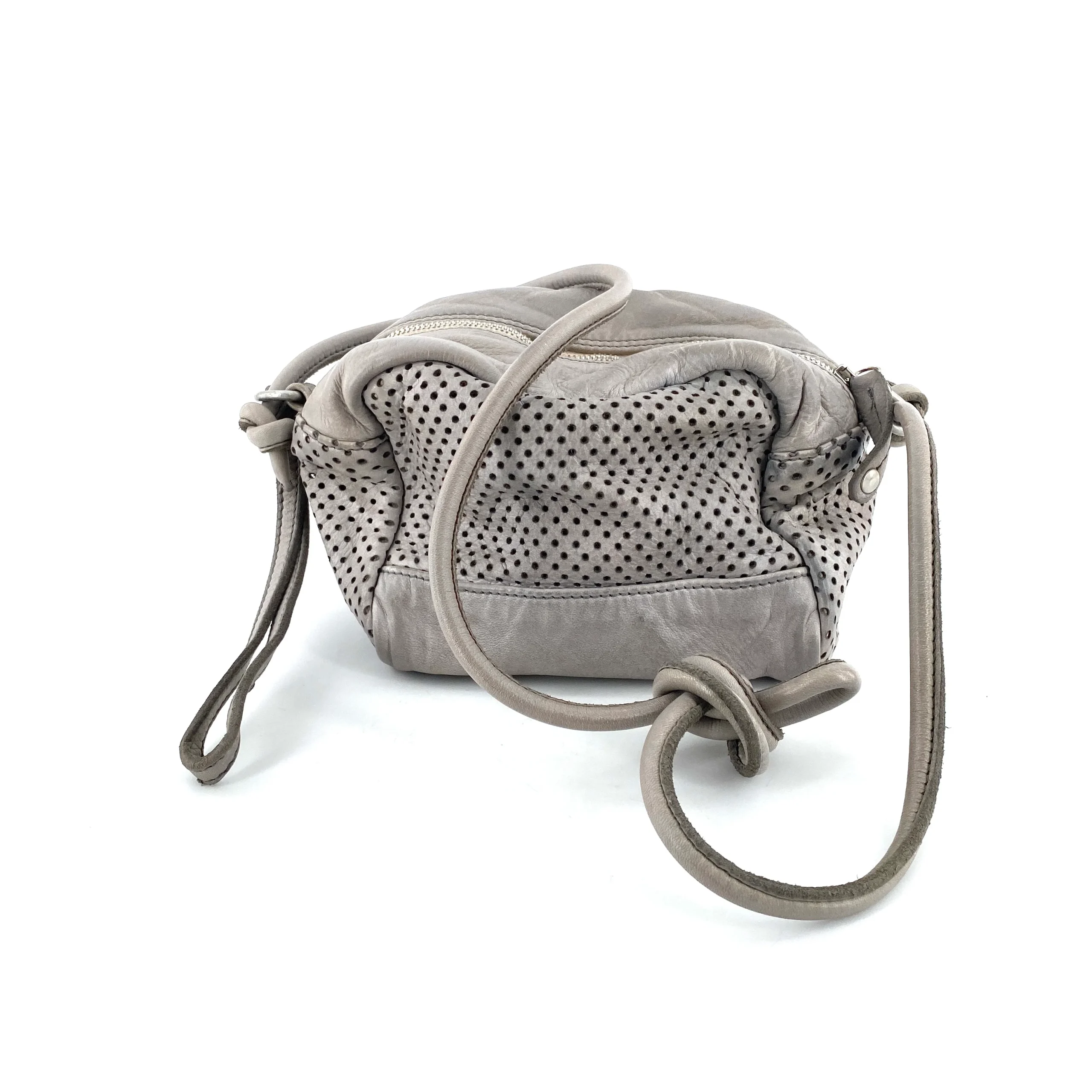 Sac CUBE en Cuir Perforé Gris Perle – Image 3