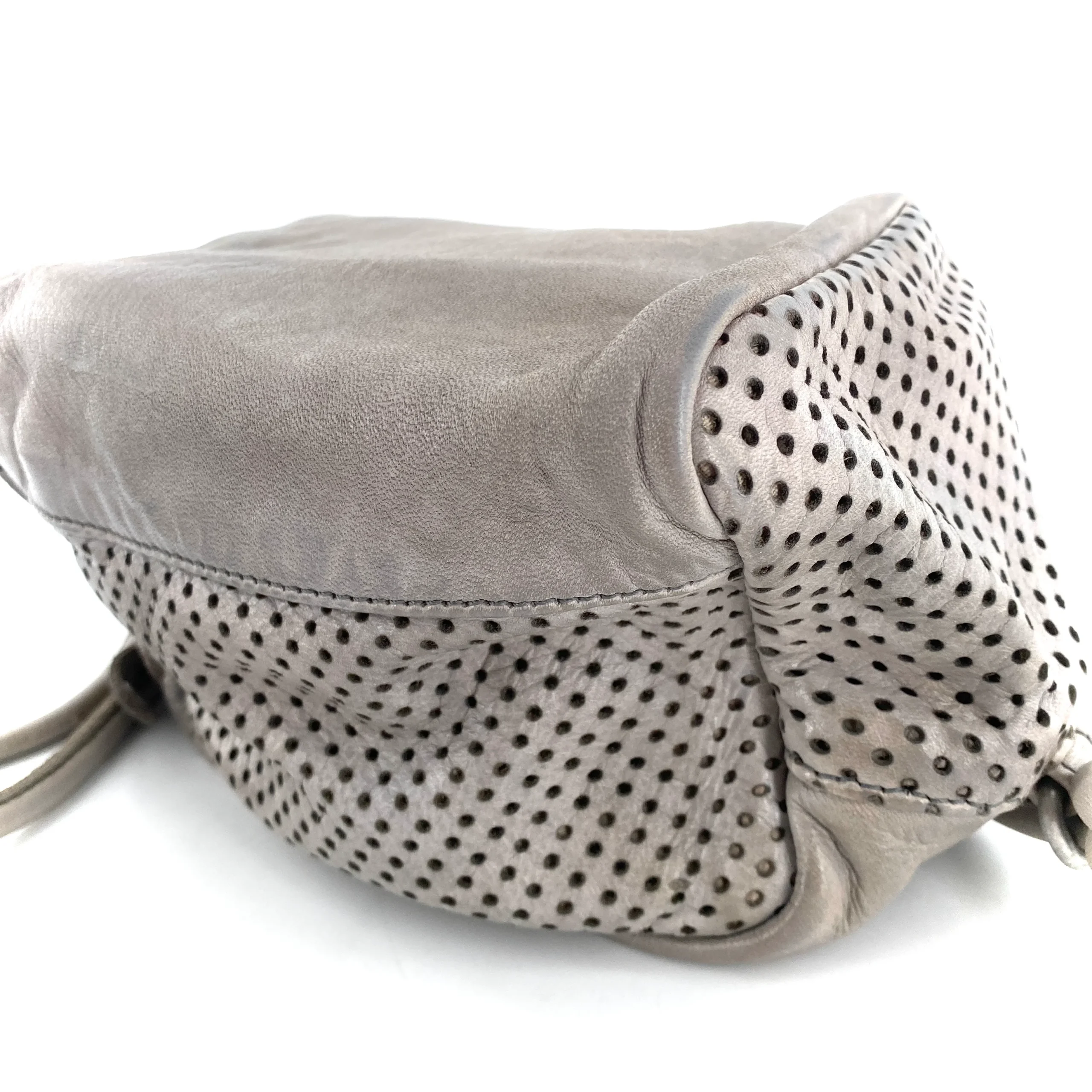 Sac CUBE en Cuir Perforé Gris Perle – Image 4