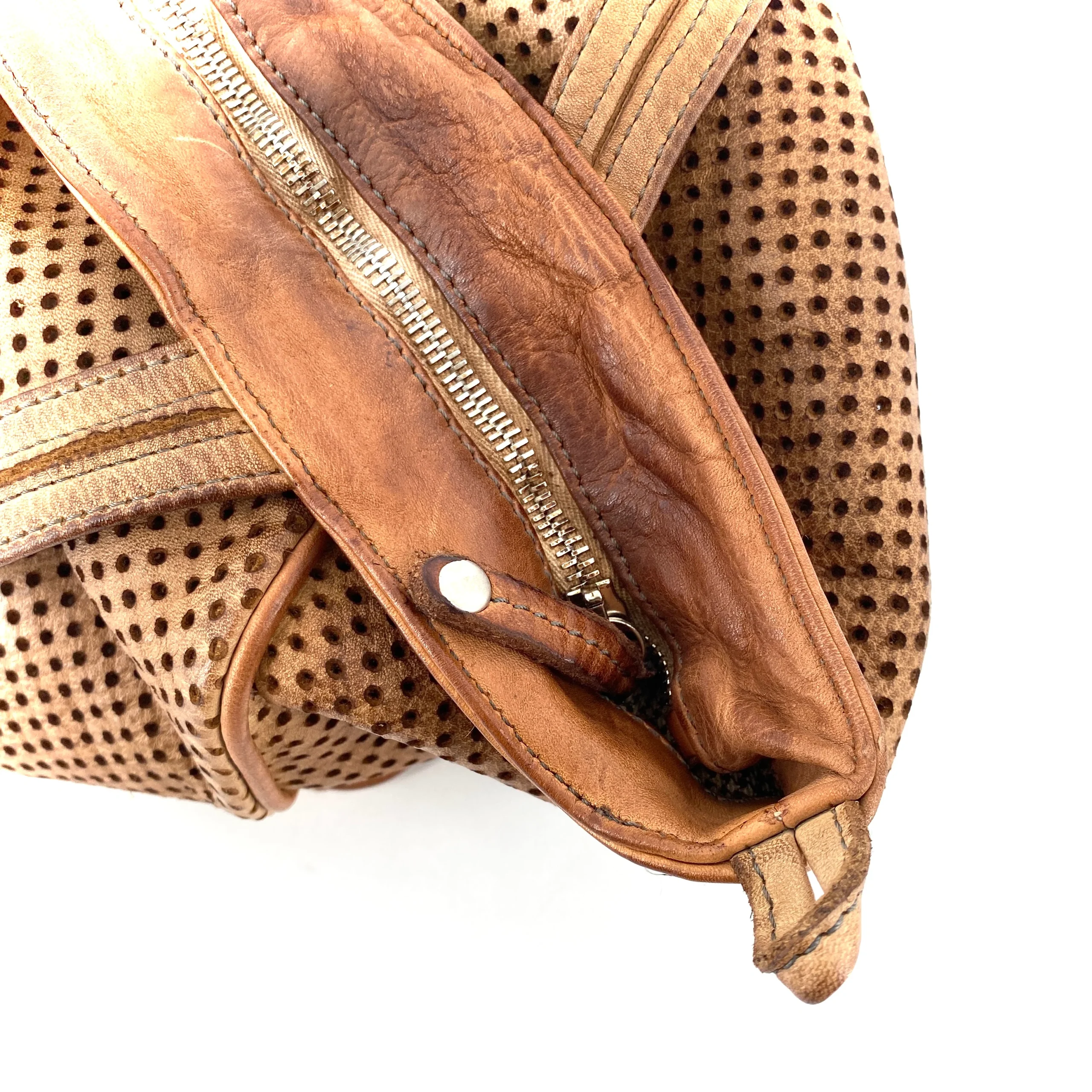 Sac IN CITTA en Cuir Perforé Camel – Image 8