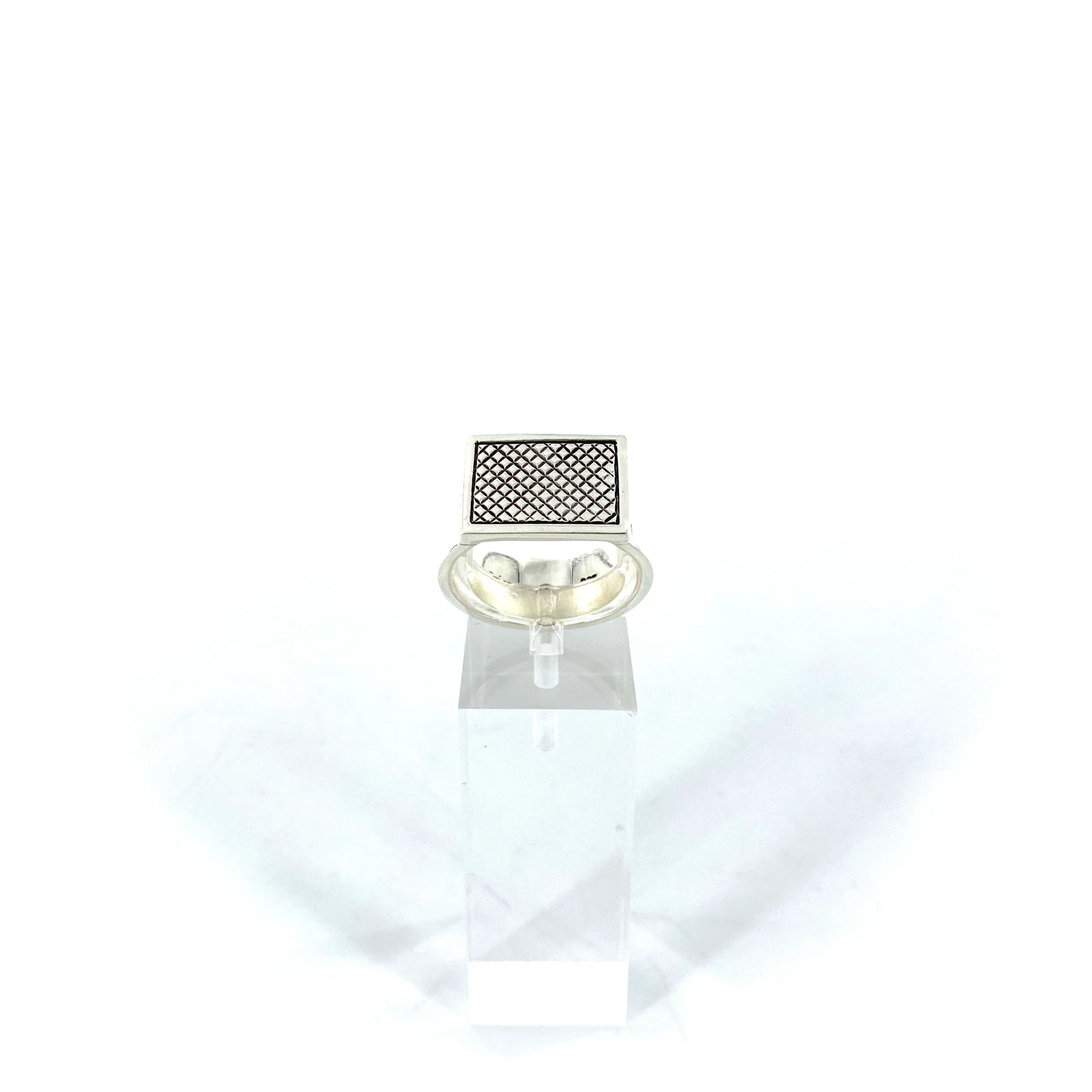 Chevalière Carrée en Argent Motif Quadrillé – Image 2