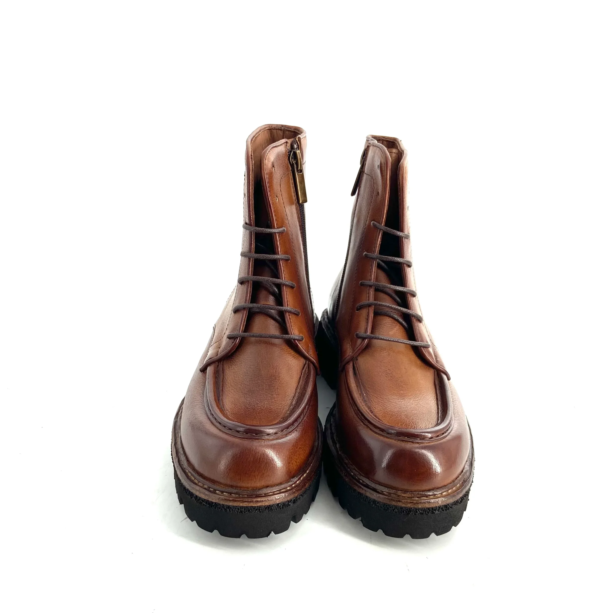 Chaussure Lacets Montante Semelle Crantée en Cuir Cognac