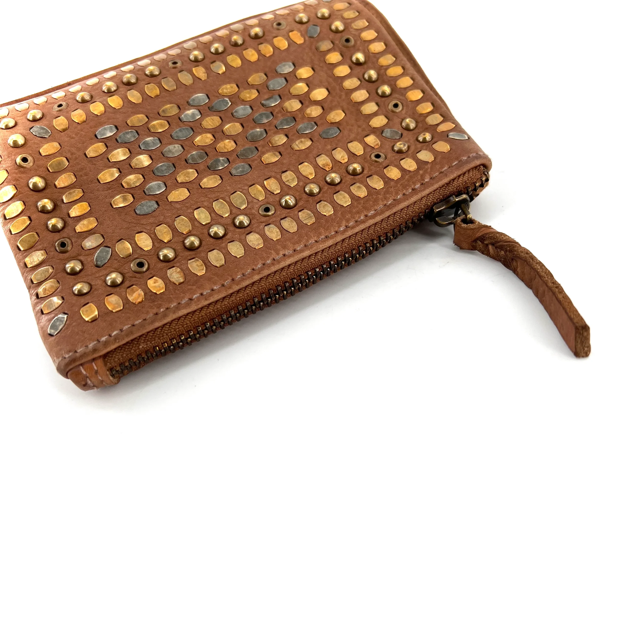 Portefeuille en Cuir Ocre et Clous Plats Bicolores – Image 5