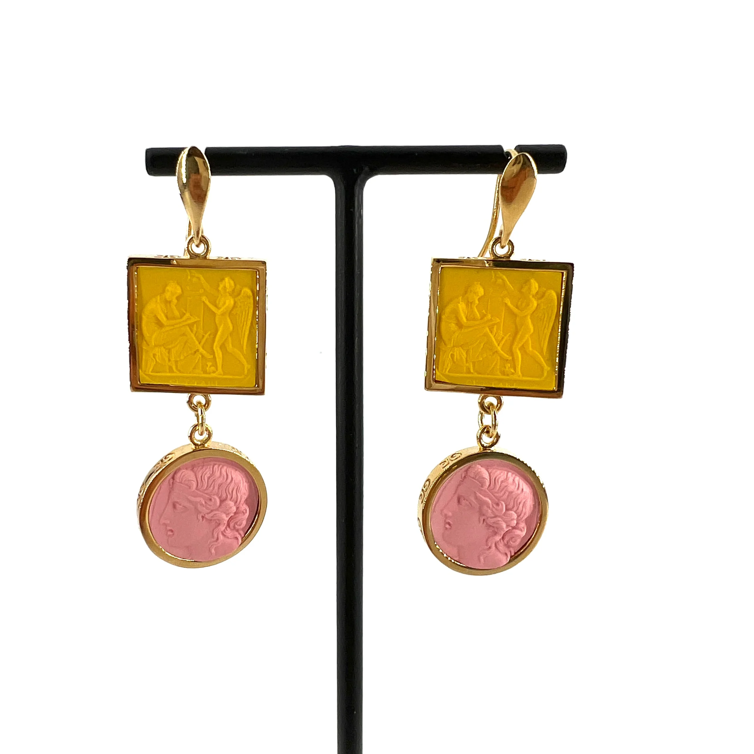 Boucles d'Oreilles en Plaqué Or et Résine Jaune et Rose