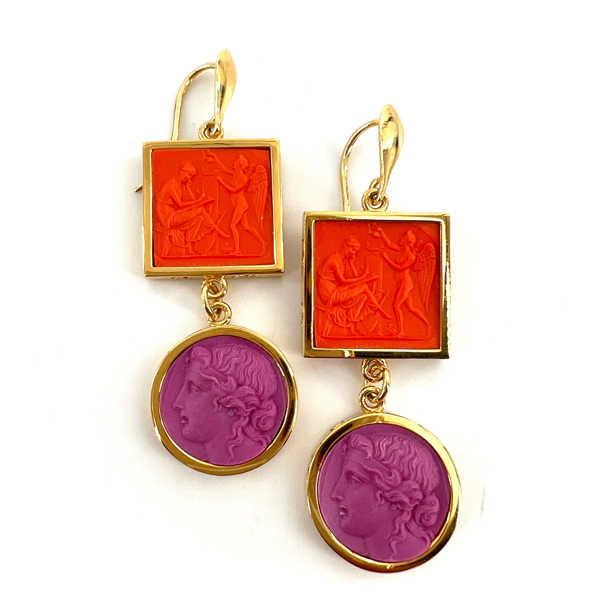 Boucles d'Oreilles en Plaqué Or et Résine Orange et Violet – Image 4