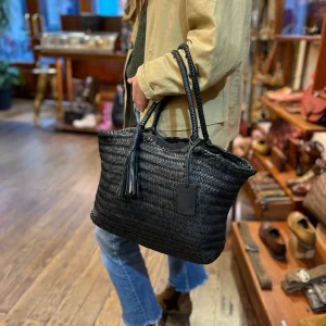 Élégant Cabas Tressé en Cuir Noir