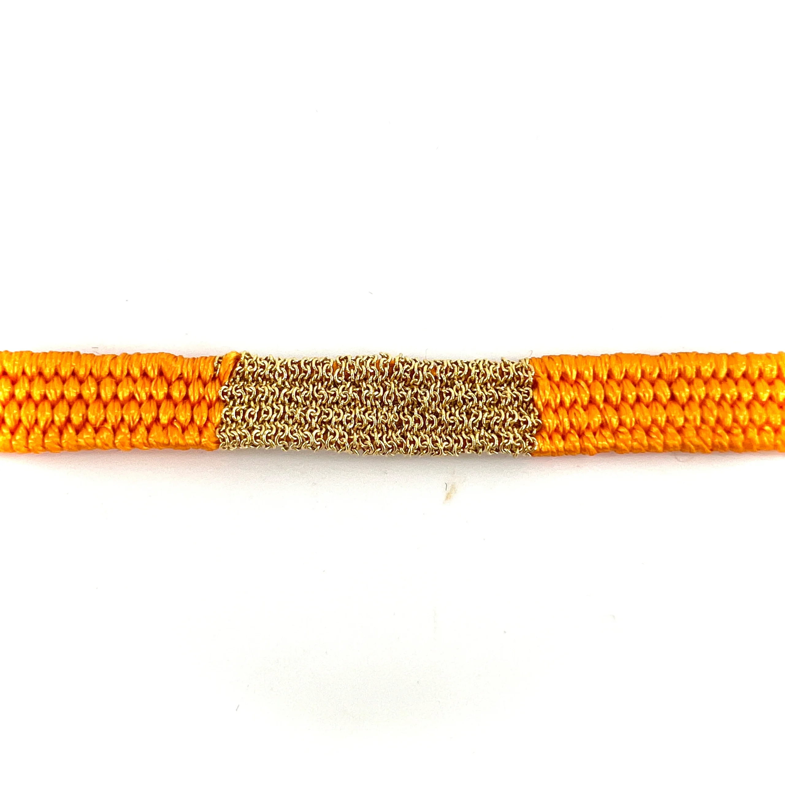 Bracelet Gourmette Tissé en Fil de Satin Orange et Chaine en Plaqué Or – Image 5