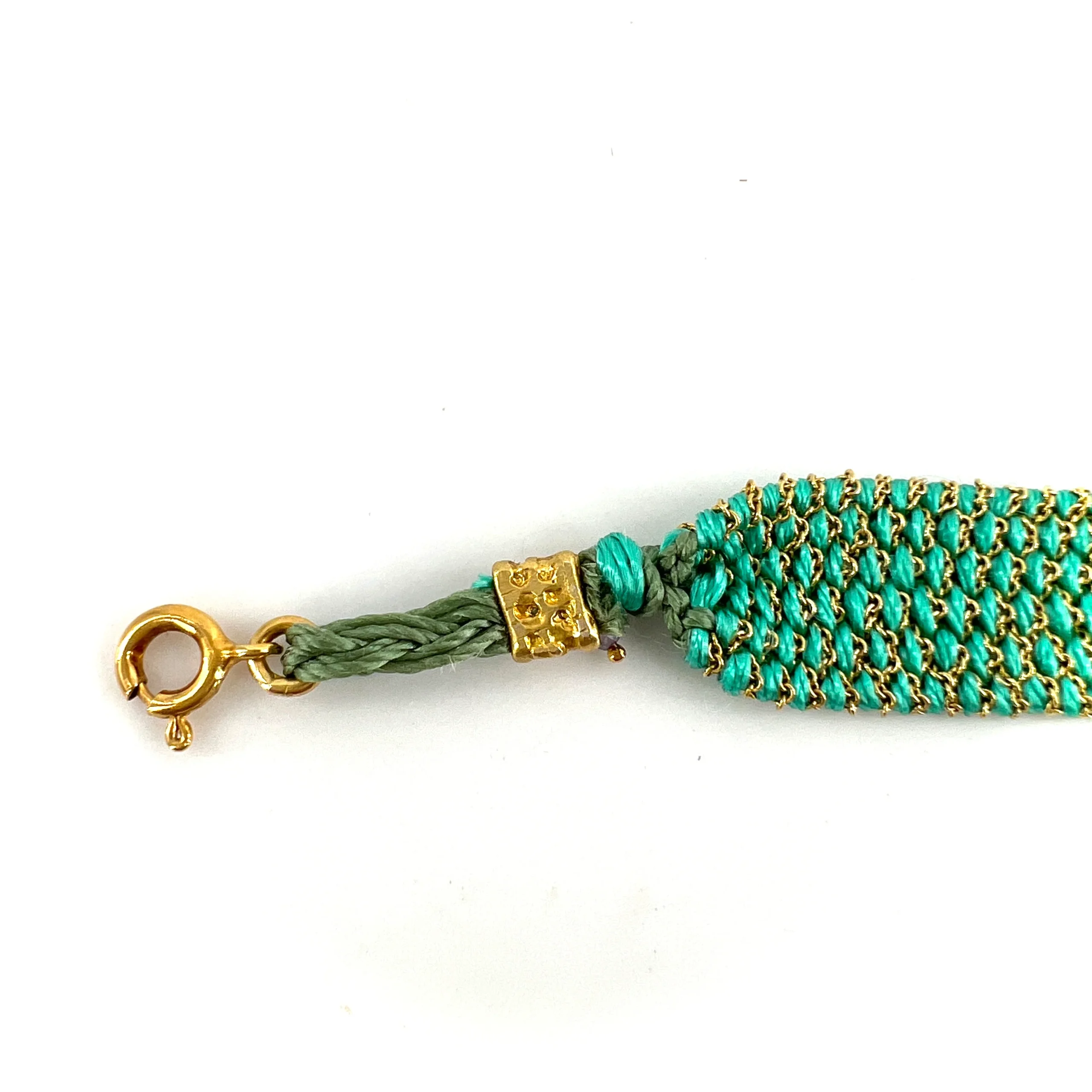Bracelet Manchette Tissée en Fil de Satin Turquoise et Chaine en Plaqué Or – Image 5