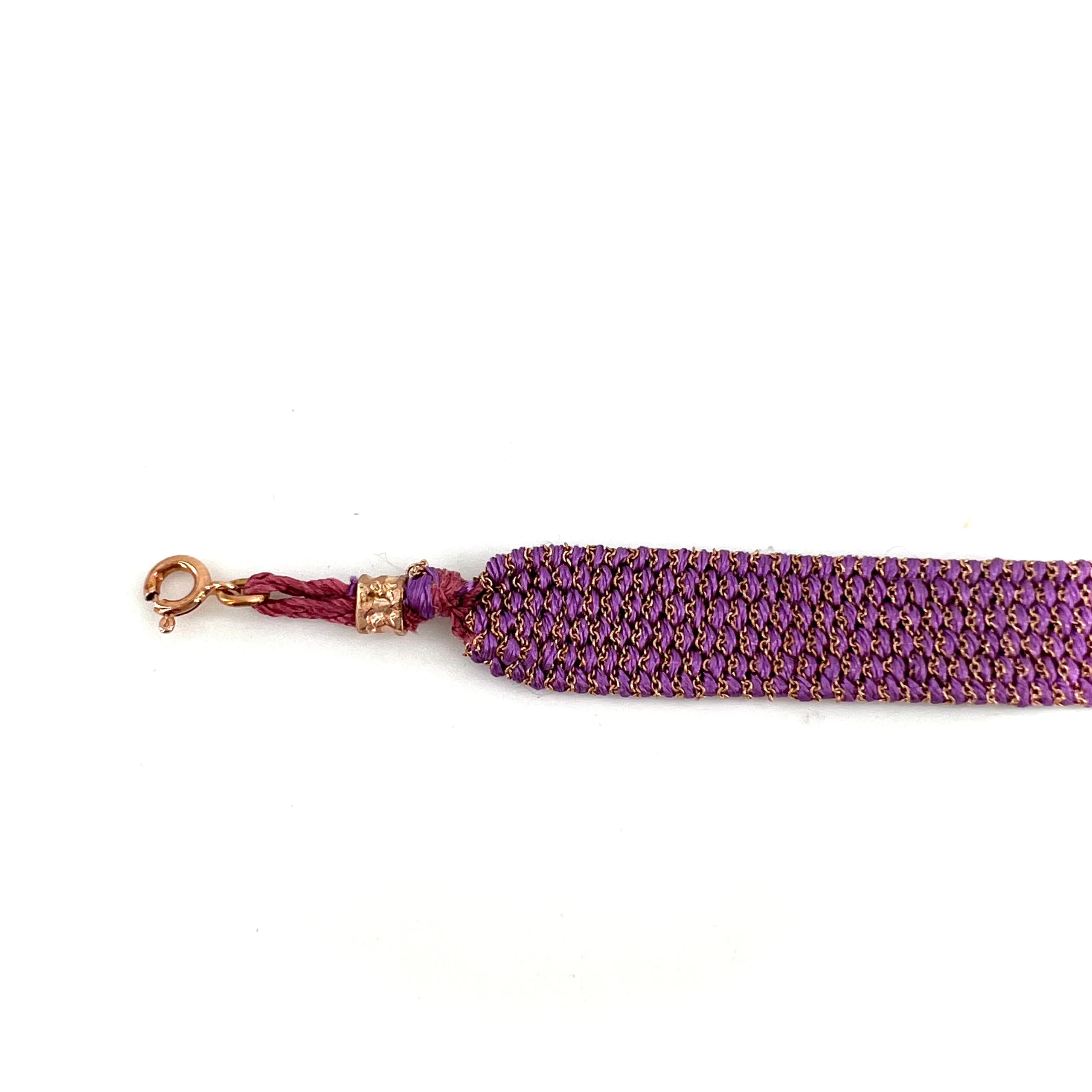 Bracelet Manchette Tissé en Fil de Satin Violet et Chaine en Plaqué Or – Image 5