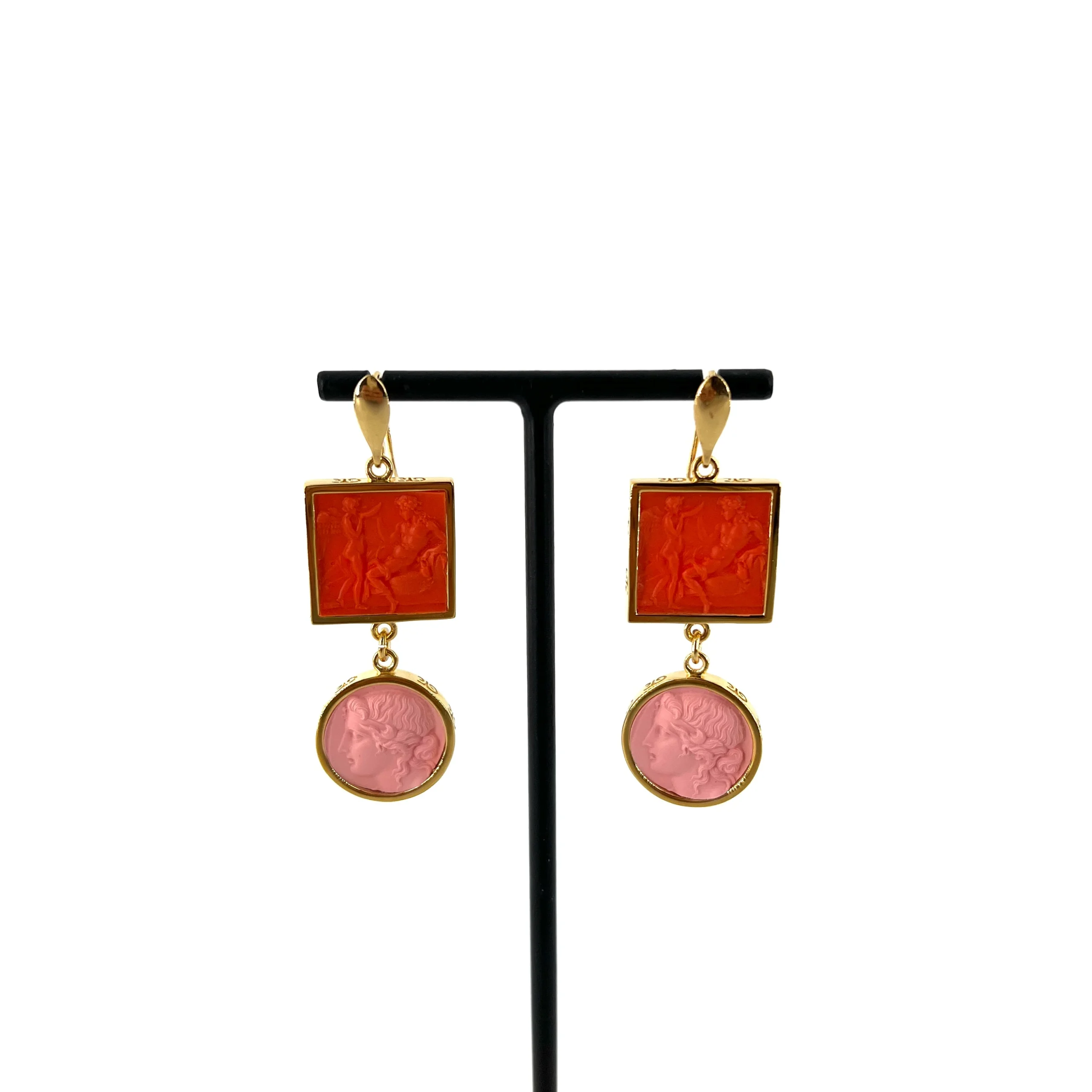 Boucles d'Oreilles en Plaqué Or et Résine Orange et Rose Poudré – Image 3