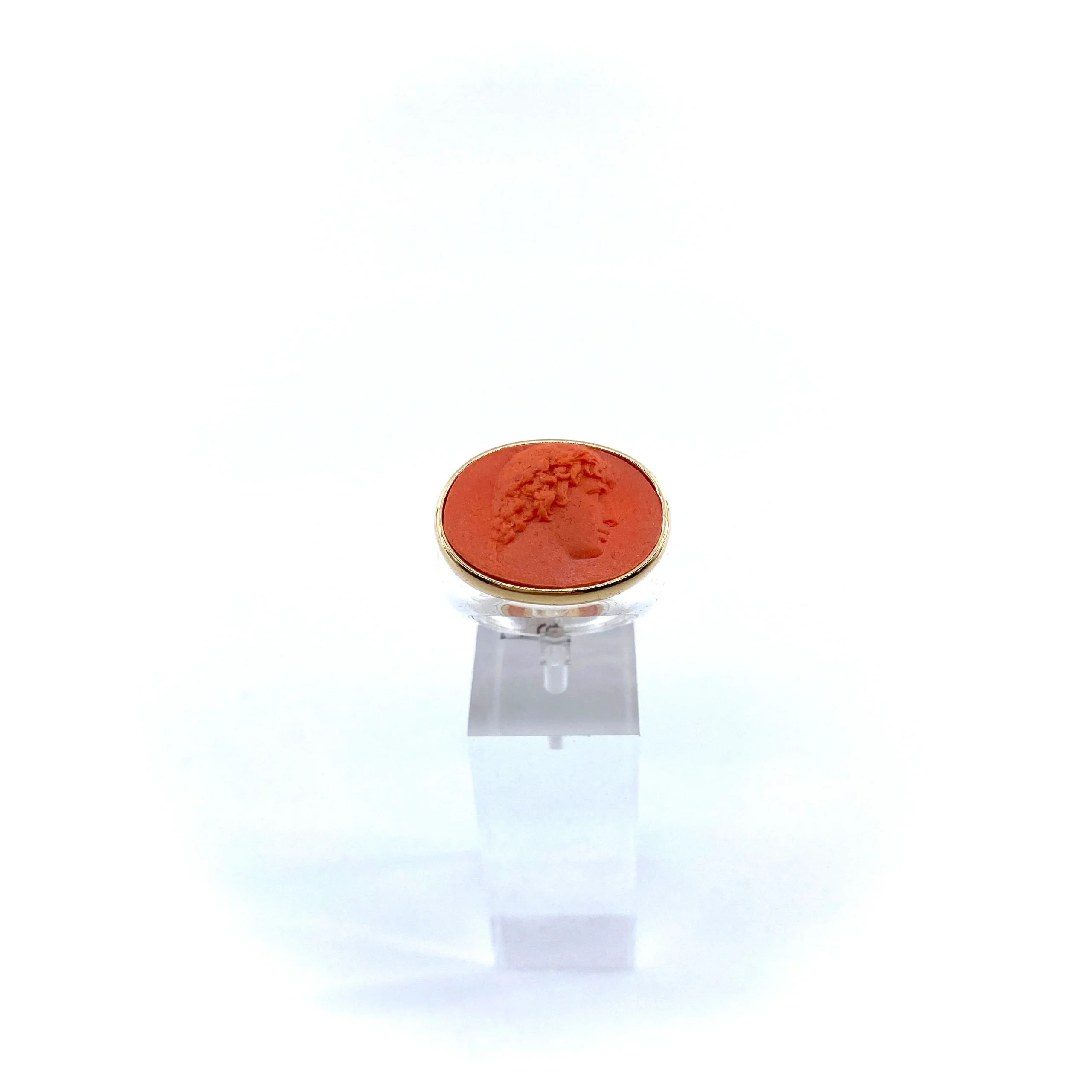 Large Bague en Plexiglas et Résine Orange Motif Statue Grecque – Image 3