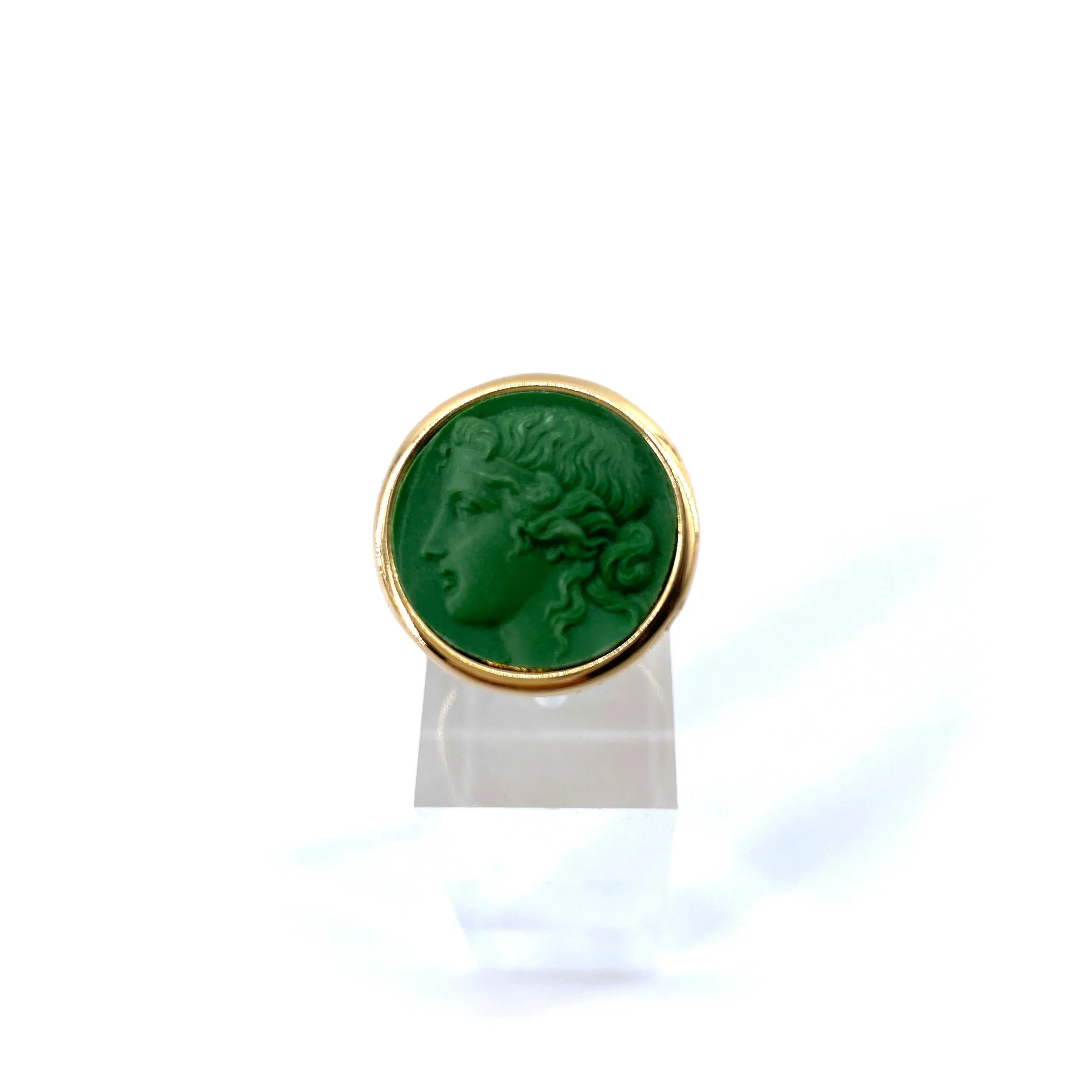 Bague Ronde en Plaqué Or et Résine Verte Motif Statue Grecque – Image 5