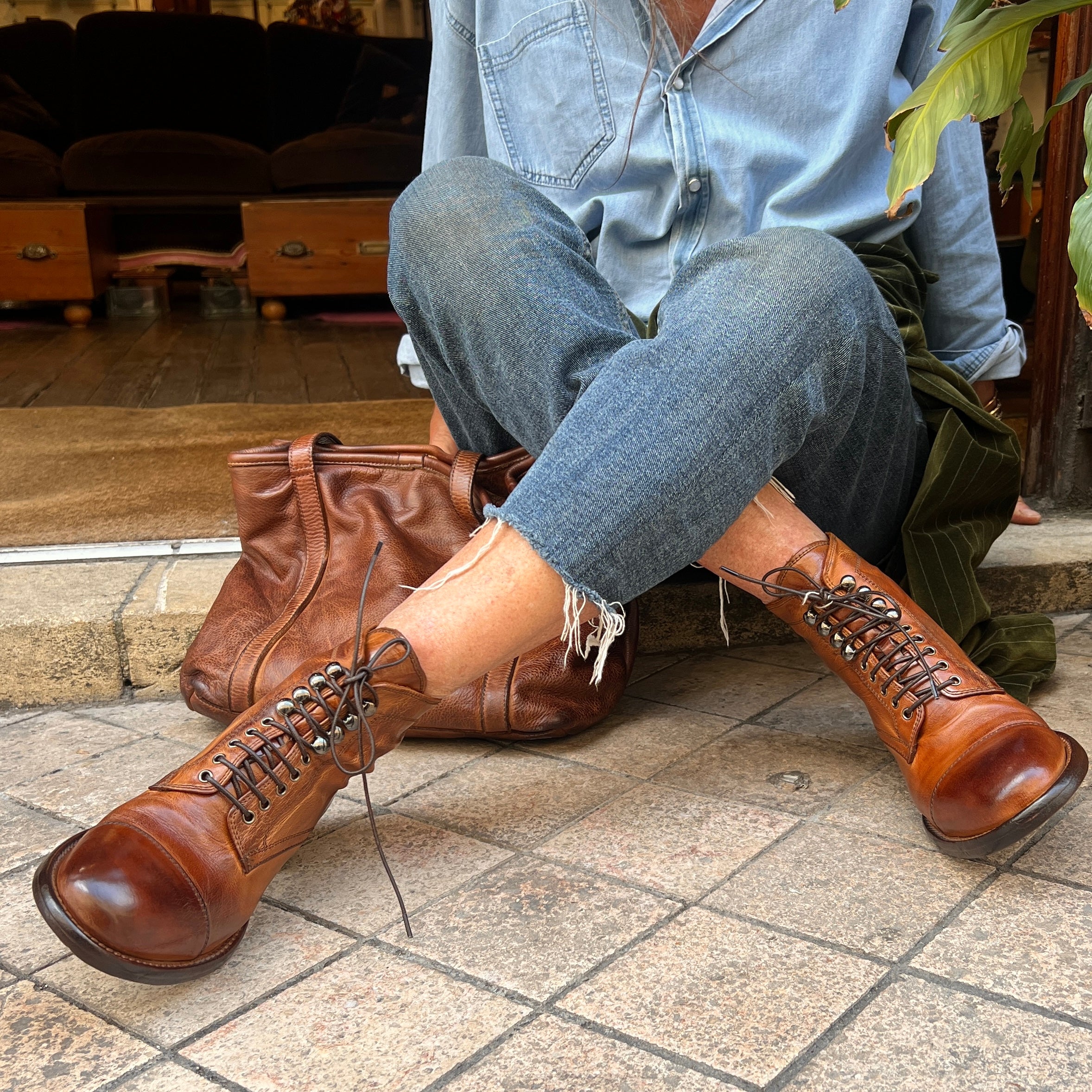 Chaussure Lacets Montante en Cuir Cognac Patiné – Image 2