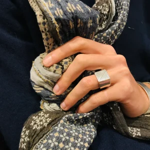 Chevalière Carrée en Argent Strié