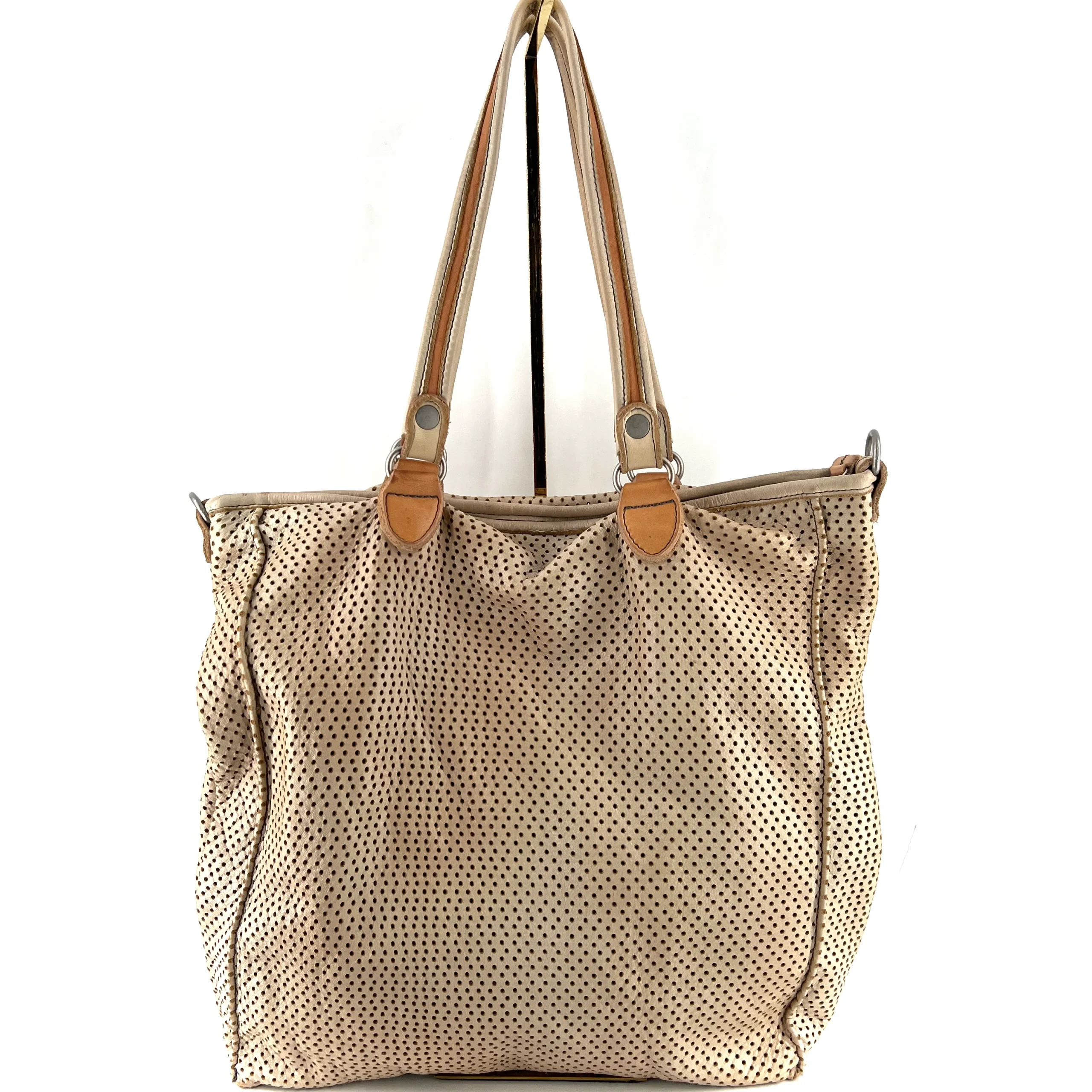 Sac OUTDOOR en Cuir Perforé Latte – Image 5
