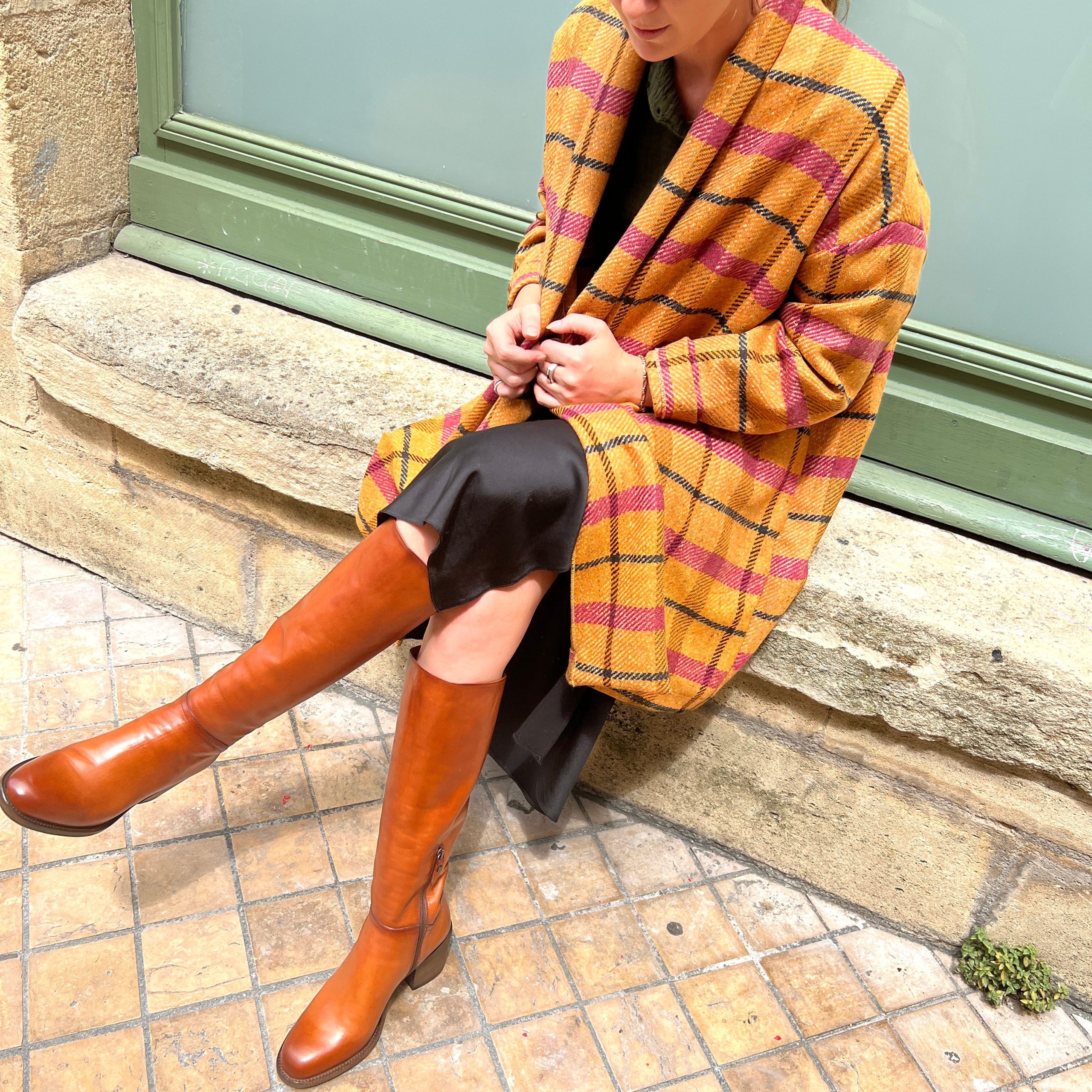 Manteau TOM à Carreaux Orange et Rose – Image 5