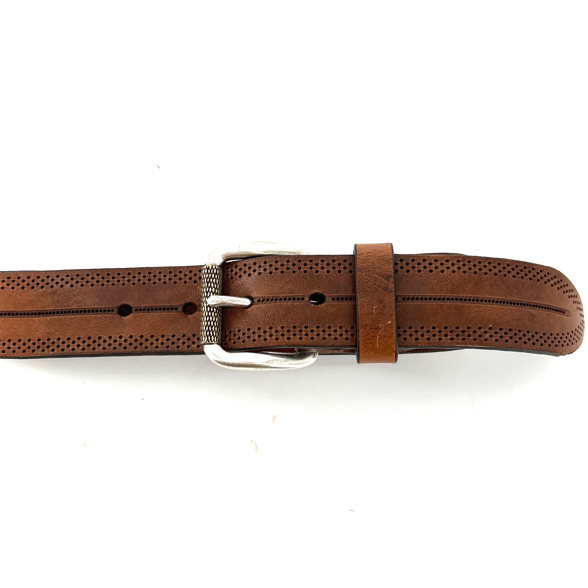 Ceinture en Cuir Perforé Camel Boucle Argent / Vieil Or – Image 3