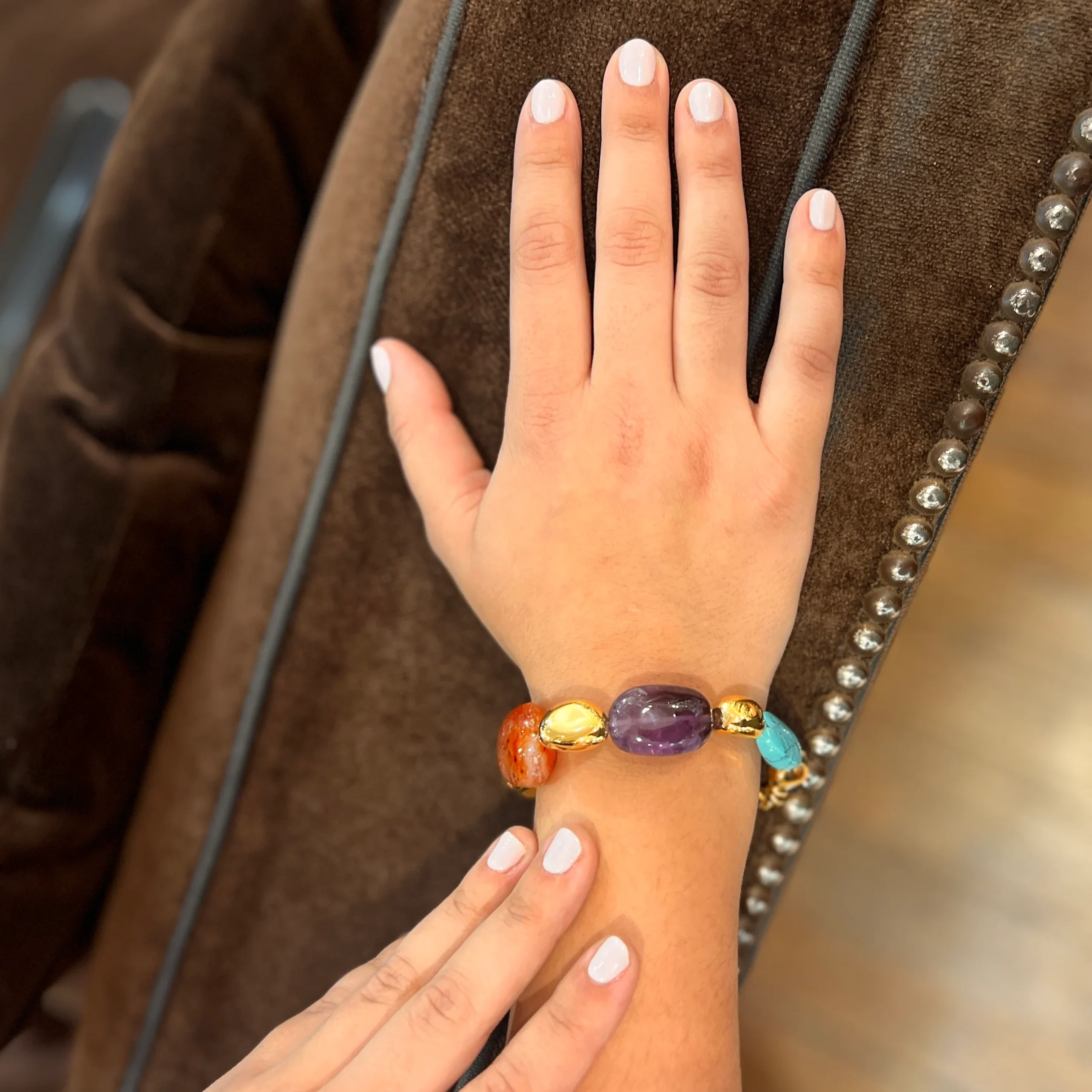 Bracelet LOULOU en Métal Doré et Pierres Muticolores – Image 2