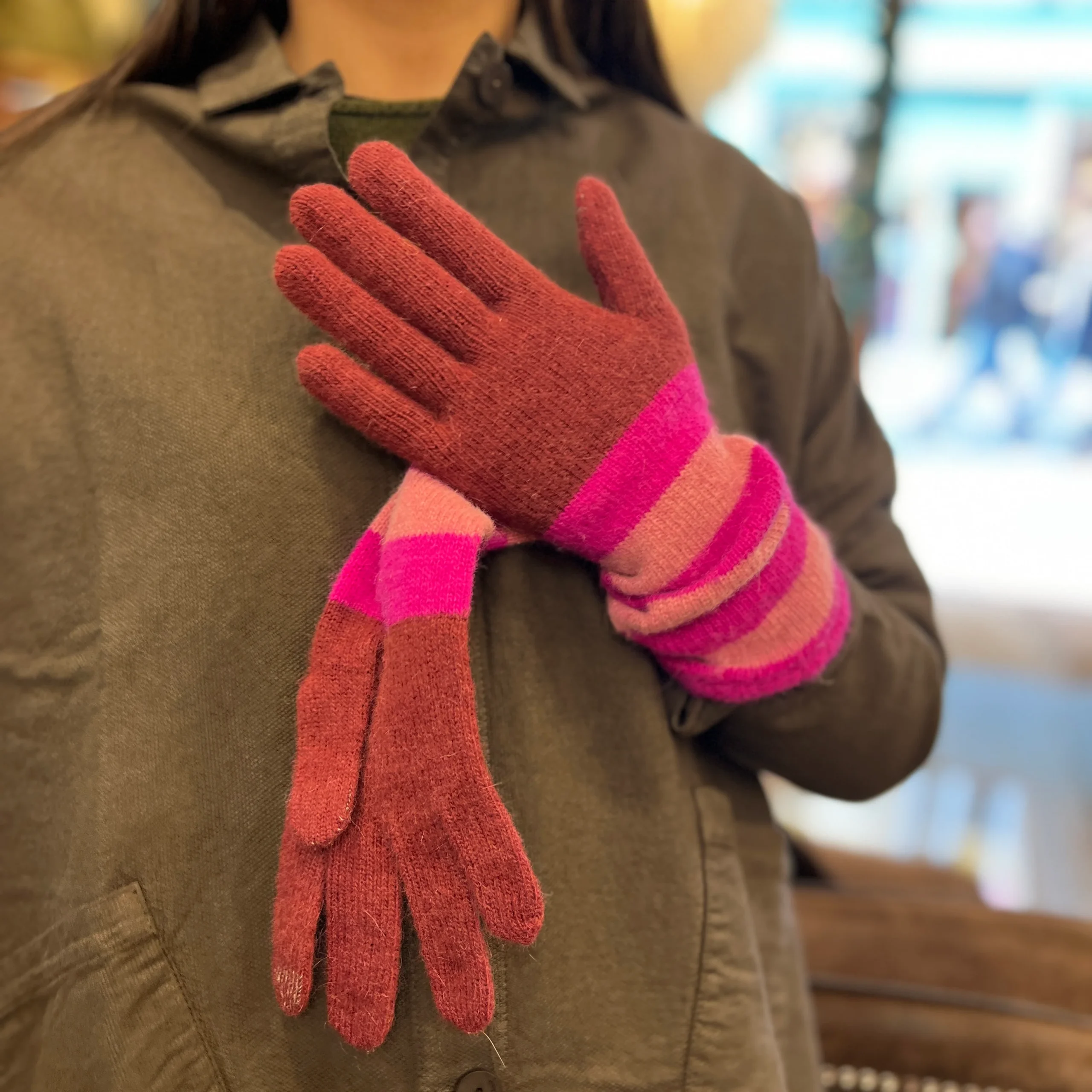 Longs Gants en Laine et Cachemire Tricolore Rose – Image 3