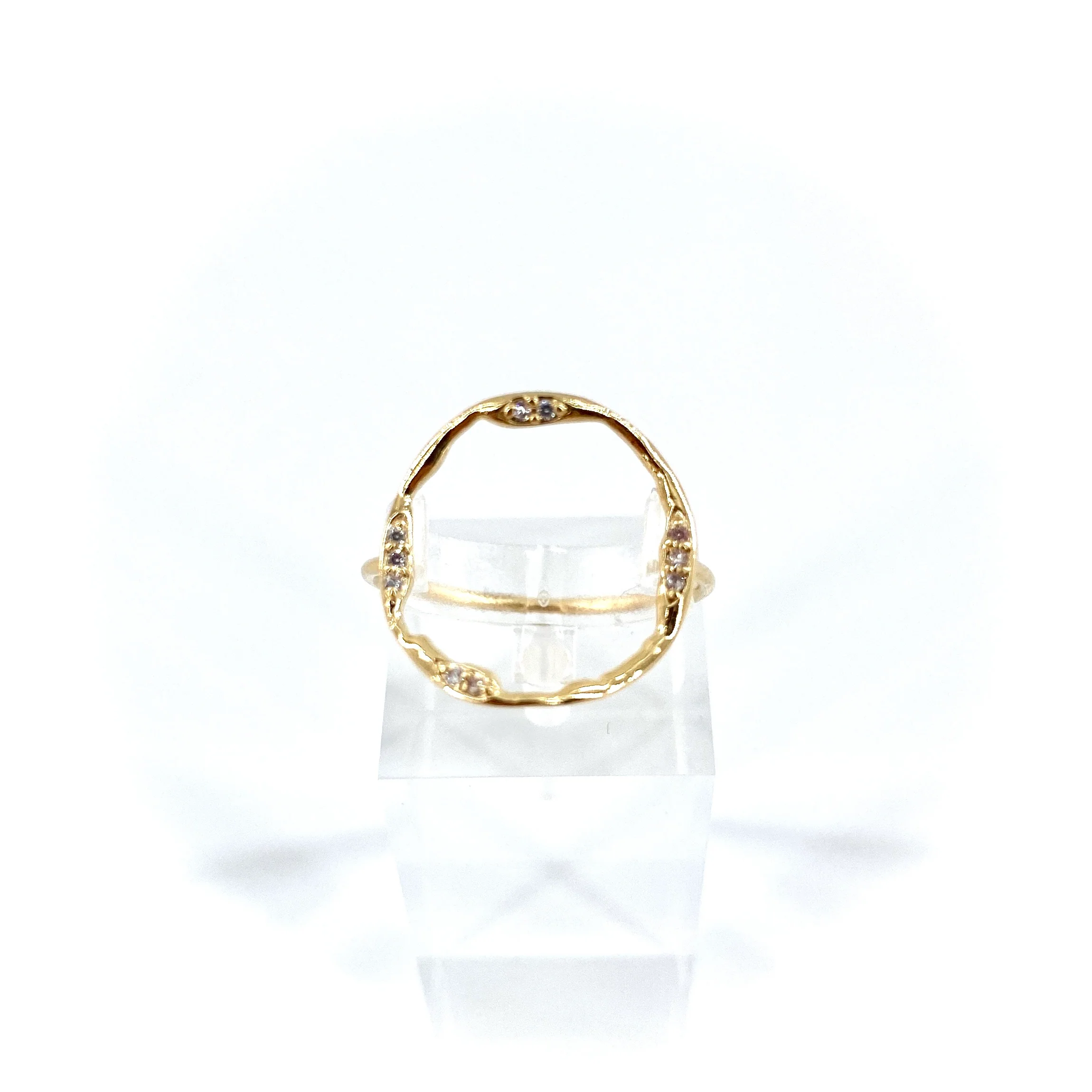 Bague ANYA Cercle Ajouré Serti Zircons Blancs