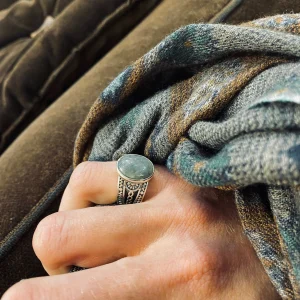 Chevalière Ovale gravée en Labradorite